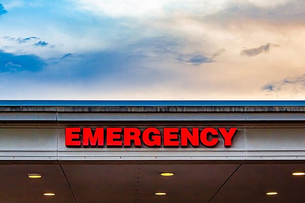 Eingang "Emergency"